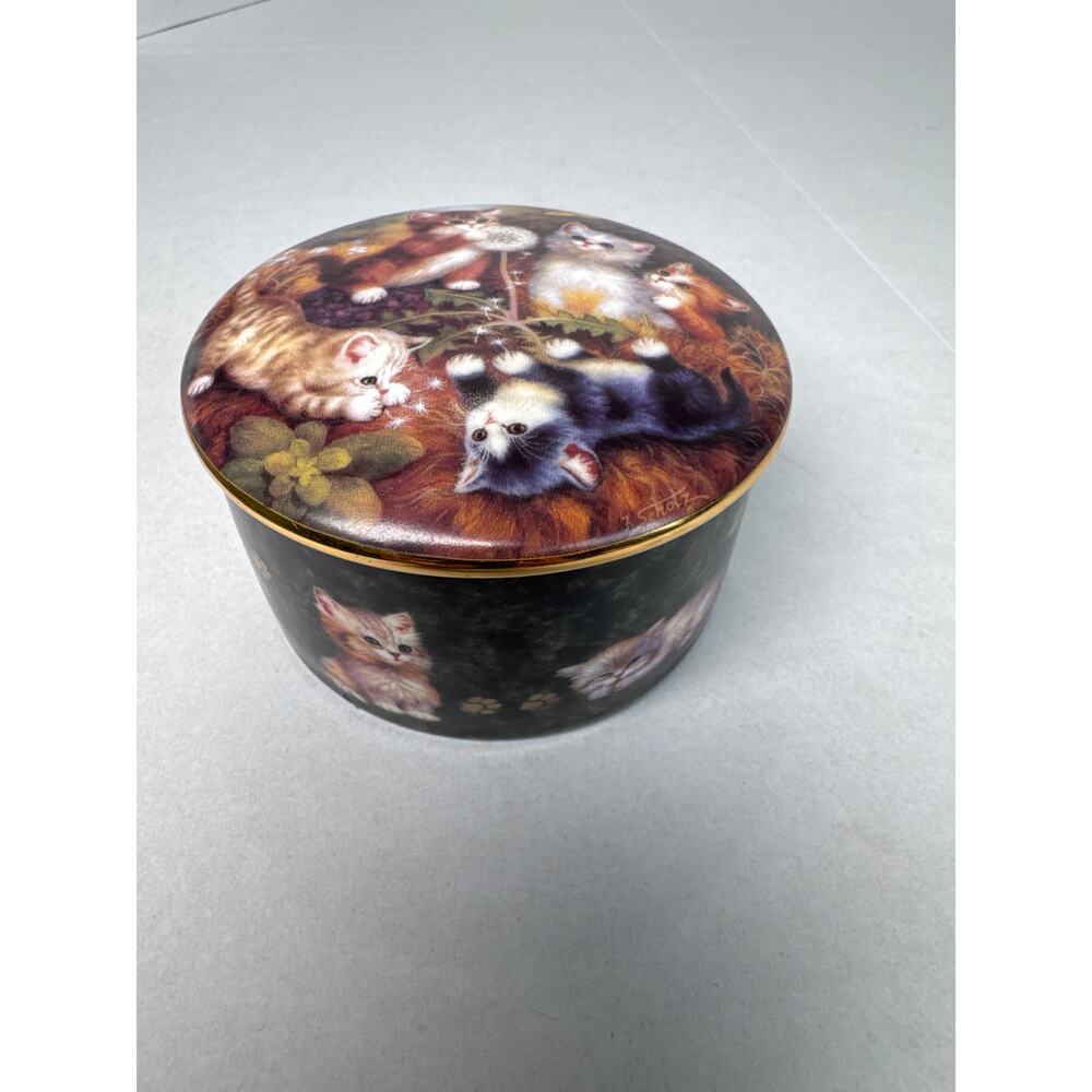 By The Lily Pond by Jurgen Scholz kitten expedition music box collection 1996